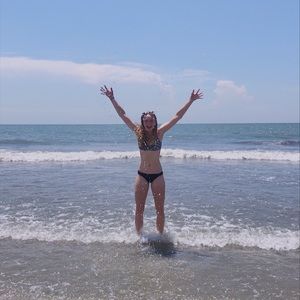 Meet your Posher, Clare